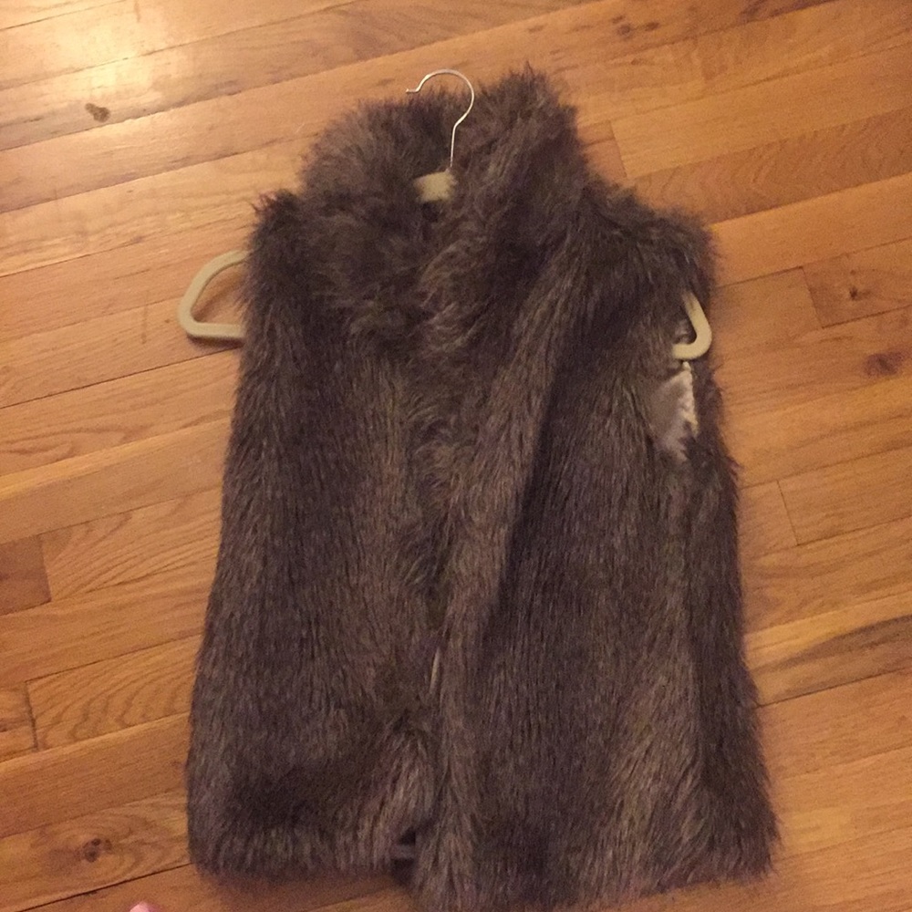 Fake fur vest